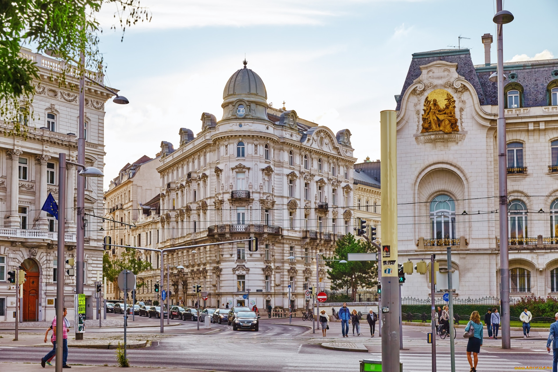 Обои Вена Города Вена (Австрия), обои для рабочего стола, фотографии вена,  города, вена , австрия, город, алицы, здания, дома, люди, автомобили Обои  для рабочего стола, скачать обои картинки заставки на рабочий стол.